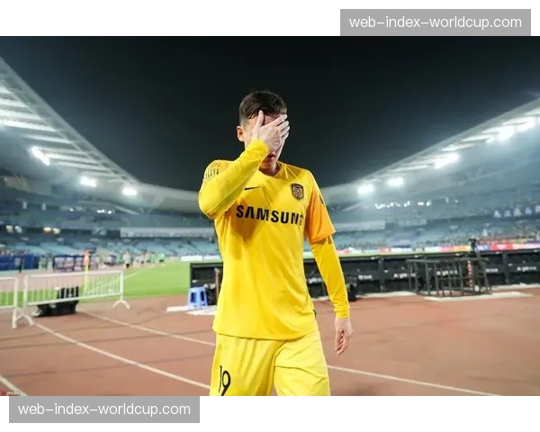 特写：伤愈复出即进球，乌迪内斯老将德乌洛费乌激动落泪